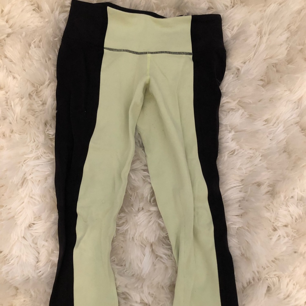 Cropped Lulu Lemon Leggings